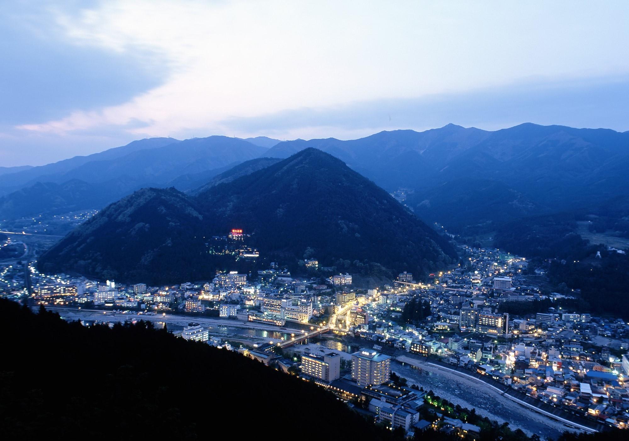 Gero Onsen at night